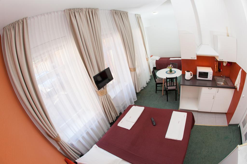Moja Accommodation Kaunas Bagian luar foto